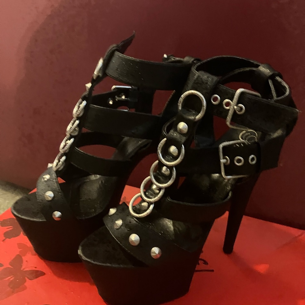 Sexy Heel Man Stealer W10